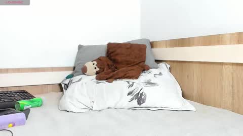 Frankie  online show from March 2026 06:57:01 PM