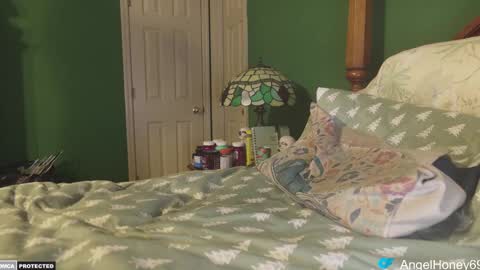 Snapshot of angelhoney1 chatting on December 2024 03:08:02 AM Angel Honey online show from December 2024 03:08:02 AM