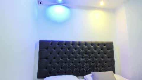 Angeli online show from September 2025 10:52:02 AM