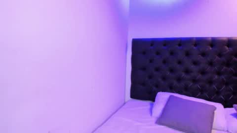 Angeli online show from October 2025 10:55:01 AM