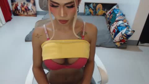 DIVINE ANGEL online show from November 2025 12:46:02 AM