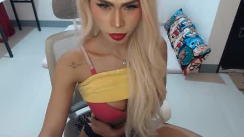 DIVINE ANGEL online show from February 2026 09:03:02 AM