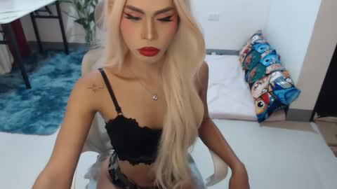 DIVINE ANGEL online show from February 2026 03:13:02 AM