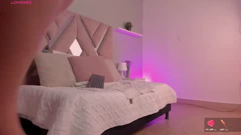 Snapshot of angelica_cross chatting on June 2026 08:09:02 PM Angelica Cross online show from June 2026 08:09:02 PM
