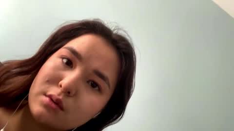 Kira is here now  help me get 50 thumbs up pls  online show from March 2026 08:53:02 AM