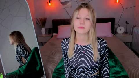 Snapshot of angelina_becker chatting on April 2026 01:14:01 AM Angelina online show from April 2026 01:14:01 AM