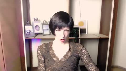 Angelina online show from November 2025 07:51:01 AM