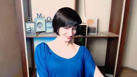 Angelina online show from December 2025 10:33:01 AM