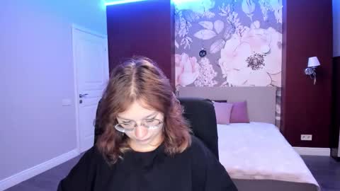 AngelinaLow online show from September 2025 06:29:02 PM