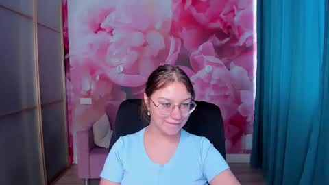 AngelinaLow online show from September 2025 11:24:01 AM