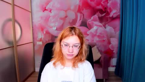 AngelinaLow online show from December 2025 06:42:02 AM