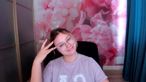 AngelinaLow online show from March 2026 01:18:02 PM