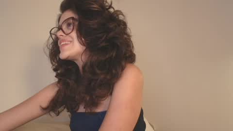 Snapshot of angelinarosss_ chatting on May 2026 02:07:02 AM online show from May 2026 02:07:02 AM