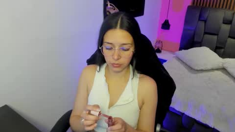 angeline_davies online show from October 2025 04:00:02 AM