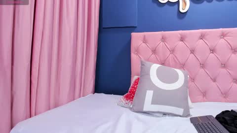 Snapshot of angelitawild_ chatting on February 2025 08:22:01 PM angel online show from February 2025 08:22:01 PM