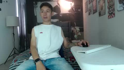 Snapshot of angell01_ chatting on November 2025 07:03:02 PM Angel online show from November 2025 07:03:02 PM