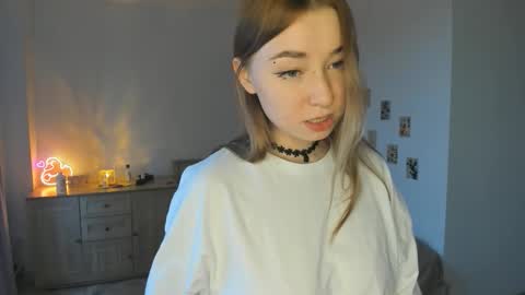 Snapshot of angella_mills chatting on November 2025 06:14:02 AM angella_mills online show from November 2025 06:14:02 AM