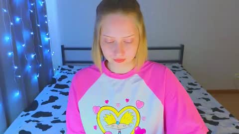 Cutie online show from November 2025 06:02:01 AM