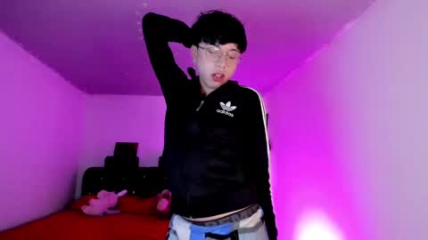 Angel  online show from October 2025 12:11:02 AM