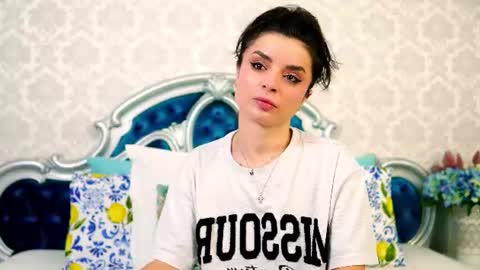 Snapshot of angelmarryy chatting on July 2026 05:23:01 AM Natalia online show from July 2026 05:23:01 AM