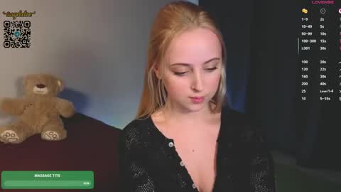 Snapshot of angelxloe chatting on May 2026 02:40:01 AM Im Chloe i do FLASH BOOBS for new fan club online show from May 2026 02:40:01 AM