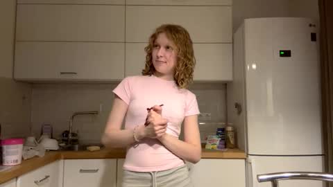 Hello My name is Sarah  im new model here and little but shy. online show from November 2025 04:53:01 PM