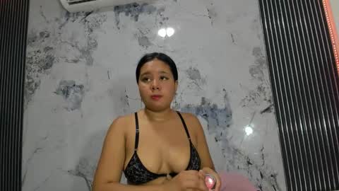 Angie online show from November 2025 12:04:01 PM