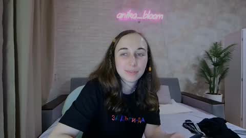 anikabloom online show from February 2025 05:40:02 AM