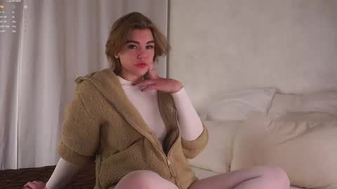 AnishaVivo online show from January 2026 12:20:01 PM