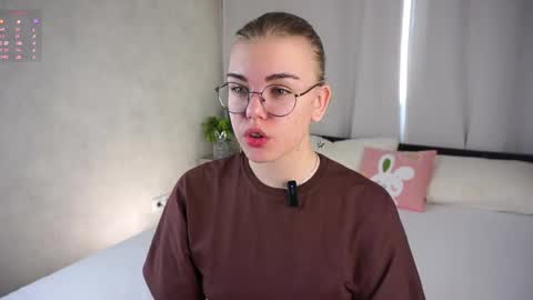 AnishaVivo online show from April 2026 11:35:01 AM