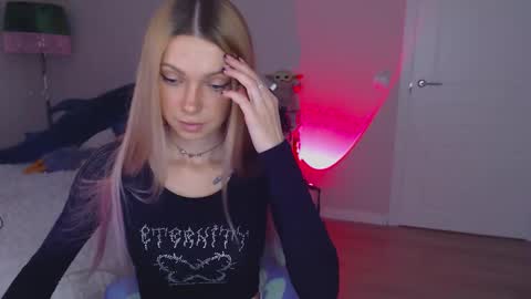 Snapshot of anita_moon_ chatting on October 2025 10:51:02 PM anita_moon_ online show from October 2025 10:51:02 PM