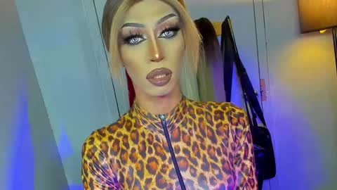 Miss Ann online show from September 2025 05:58:01 PM