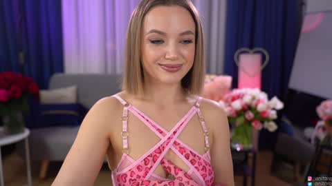 Im Anita thumb up me please its important online show from March 2026 09:08:02 PM