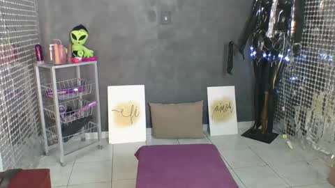 Hello My name is NaiaraPv is OPEN online show from March 2026 12:00:02 PM