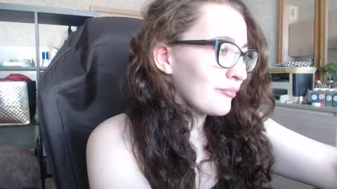 Snapshot of ankey_rayah chatting on January 2025 04:15:01 AM Nameless online show from January 2025 04:15:01 AM