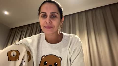 Snapshot of anna___25 chatting on November 2025 07:56:02 PM Anna online show from November 2025 07:56:02 PM