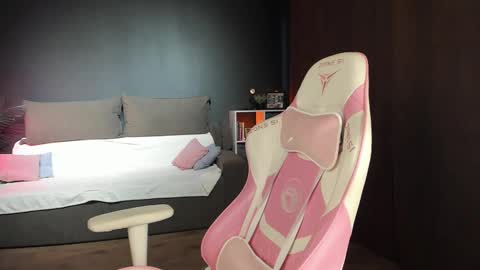 Snapshot of anna_belle3 chatting on February 2025 10:07:01 AM AnnaThe next stream is tomorrow online show from February 2025 10:07:01 AM