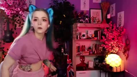 Violett online show from March 2025 04:20:01 PM