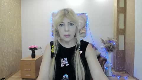 Anna Ditrih online show from January 2026 12:54:02 PM