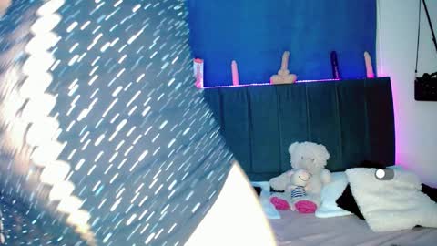 Anailyn figueroa online show from November 2025 05:18:02 AM