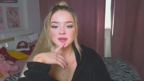 Snapshot of anna_nickol chatting on March 2026 08:07:01 AM Anna online show from March 2026 08:07:01 AM