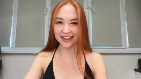 Snapshot of anna_raspberry chatting on June 2026 05:04:01 PM Anne online show from June 2026 05:04:01 PM