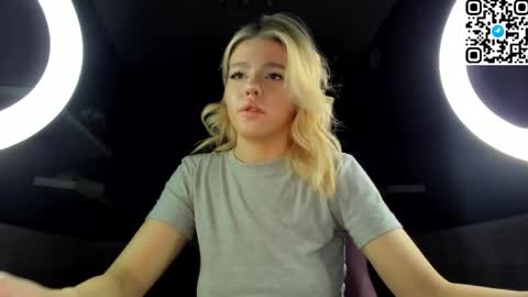 Anna online show from December 2025 02:27:01 AM