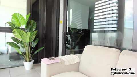 Snapshot of anna_royale chatting on December 2024 04:19:02 AM Anna online show from December 2024 04:19:02 AM