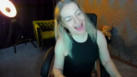 anna_snow9 online show from May 2026 05:07:02 PM