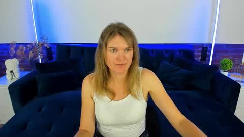 Snapshot of annabel_xxx chatting on October 2025 06:37:01 PM Annabel online show from October 2025 06:37:01 PM