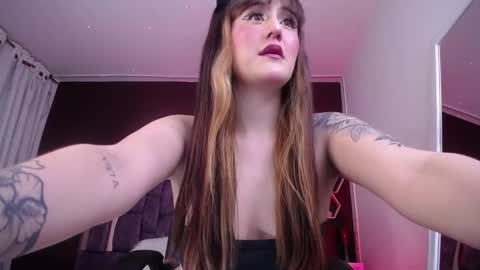 Snapshot of annabellegron chatting on November 2025 01:48:02 AM Anna online show from November 2025 01:48:02 AM