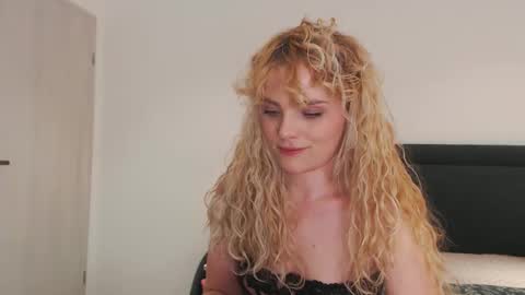 annaevv online show from March 2026 08:10:02 AM