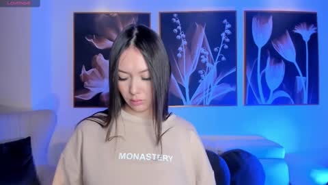 annahoffman_ online show from October 2025 01:12:01 PM