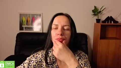 Snapshot of annakillian_kiss chatting on June 2026 05:56:01 AM Anna online show from June 2026 05:56:01 AM